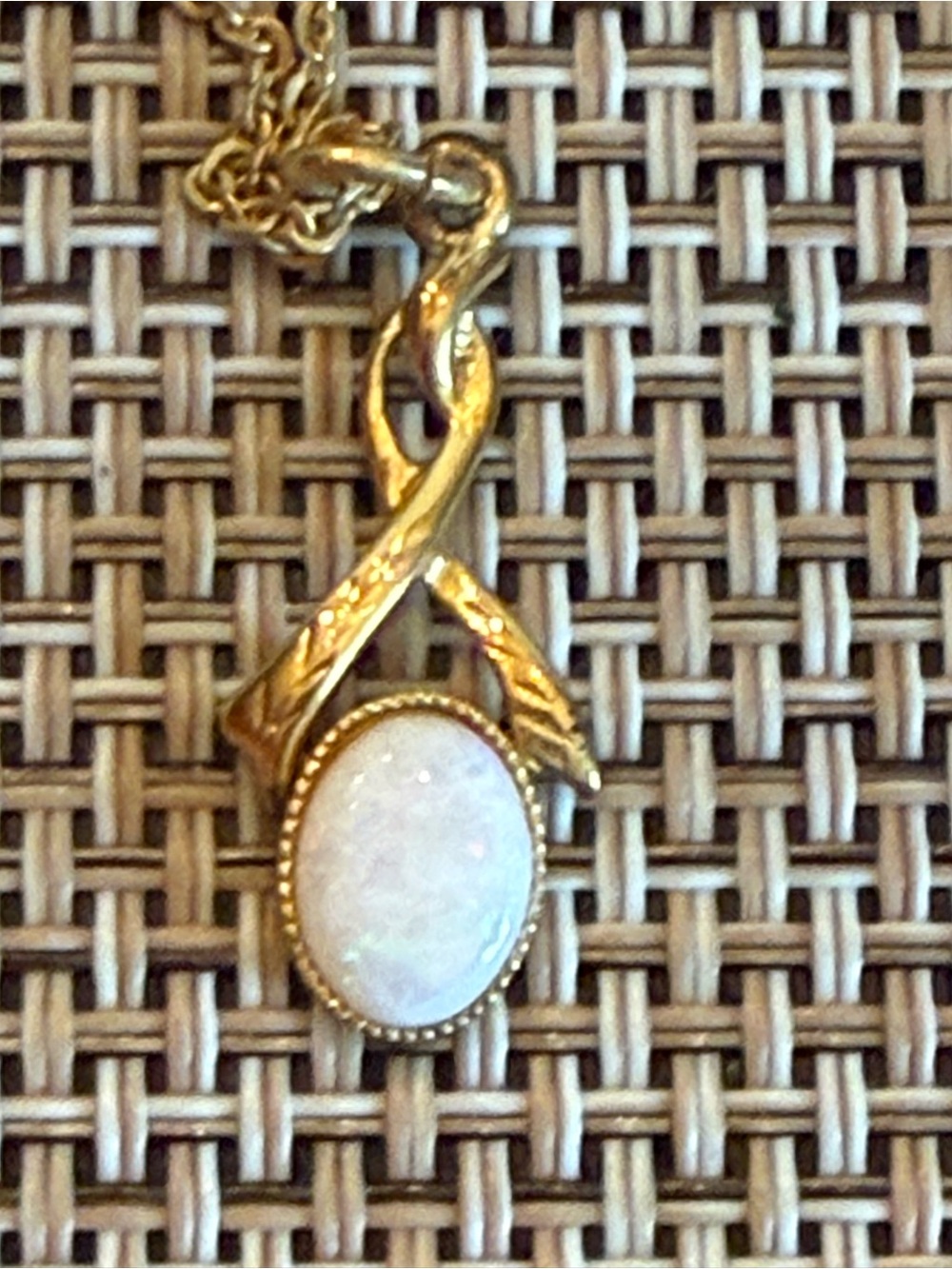 Gold-Tone White Opal Pendant Necklace - Elegant Women's Jewelry